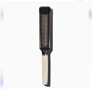 Kitchen Aid Fine Grater‎ zester with cover